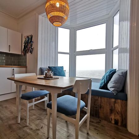 Lovely Seafront 2 Bed Flat In Абериствіт Екстер'єр фото